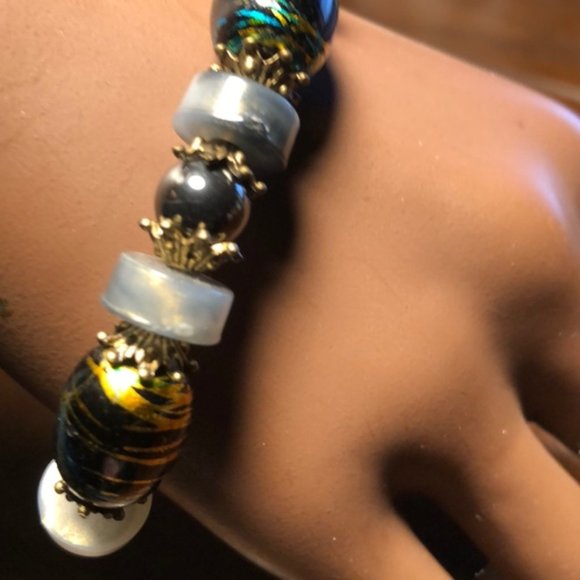 Jewelry - Vintage style beaded bracelet